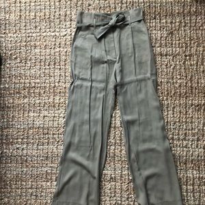 H&M High Waister Paperbag Pants
